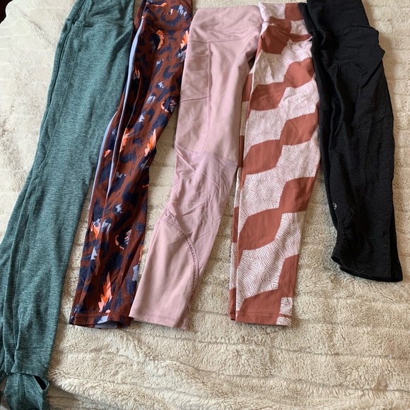 Legging bundle deal.  5 pairs for $50 fits xs-sm. - Picture 5 of 5